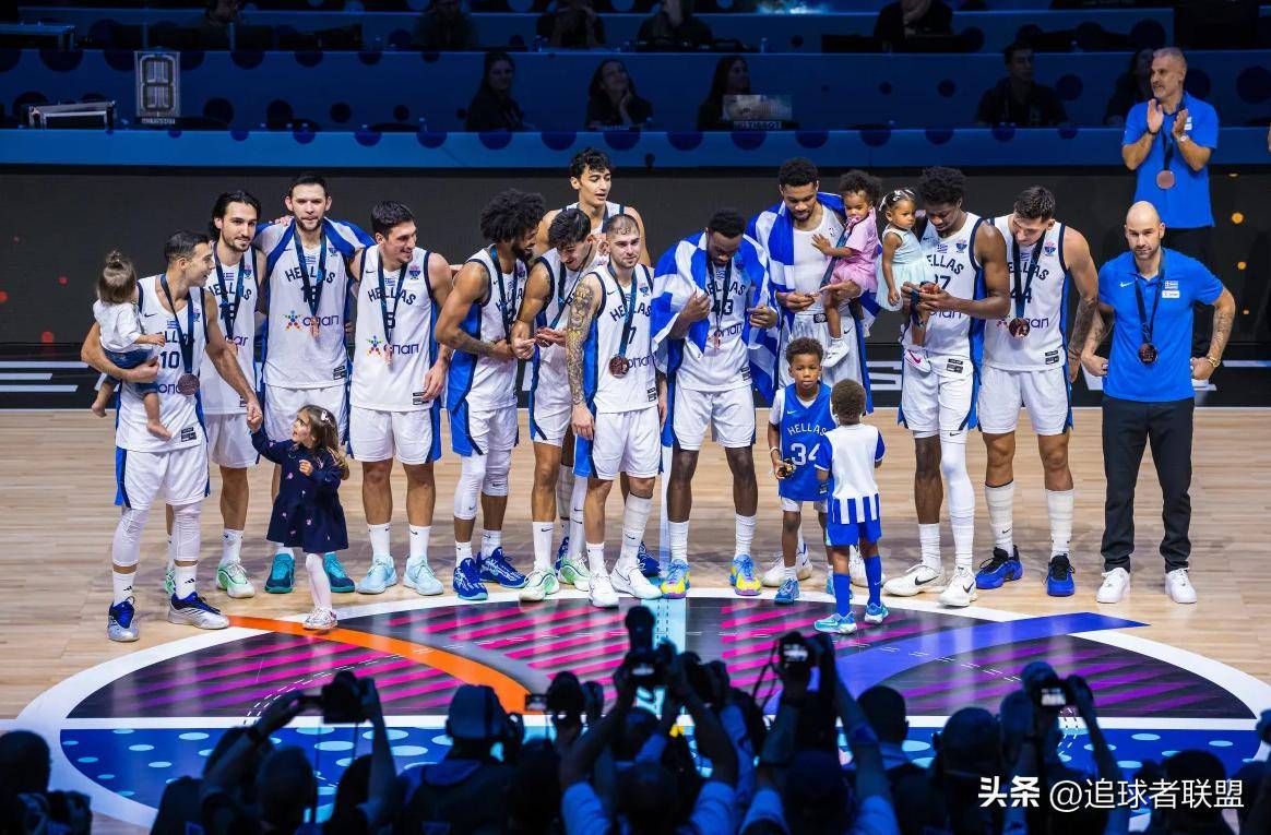 kaiyun sports-关于曼联观众热烈欢呼！，字母哥迎来十二赛季出色发挥赛场气氛高涨的信息-kaiyun sports